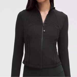 Lululemon Define Cropped Jacket
Nulu